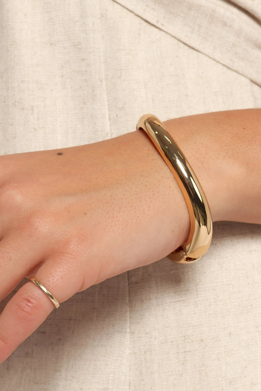 Wave-Detail Bangle Bracelet